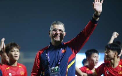 U17 Việt Nam dưới thời HLV Cristiano Roland lập kỷ lục với 15 trận bất bại, chạy đà cho giấc mơ World Cup 2026