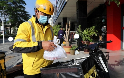 Từng là chủ nhà hàng lẩu, người đàn ông đi làm shipper kiếm 70 triệu đồng/tháng thừa nhận: “Không có công việc nào trả lương cao hơn”