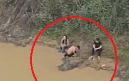 VIDEO: Hai nam sinh lao xuống sông cứu nữ sinh lớp 11 nhảy cầu