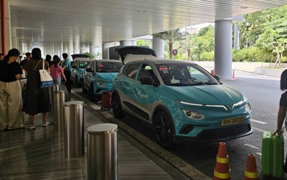 Ai đến Sài Gòn du lịch, đáp Tân Sơn Nhất dịp lễ, nhất định phải biết điều này để bắt xe công nghệ siêu nhanh