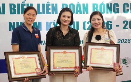 Hoa khôi bóng chuyền Kim Huệ, Phạm Thị Yến và Ngọc Hoa hội ngộ: Cả một bầu trời thanh xuân ùa về