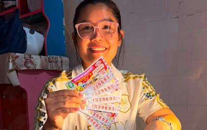 Bảy công nhân vỡ òa niềm vui khi trúng giải độc đắc xổ số miền Nam
