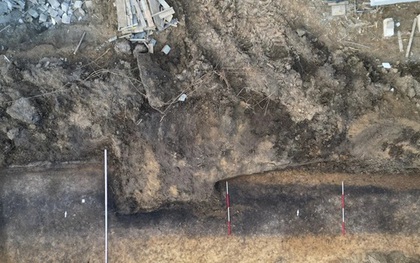 Xây nhà, phát hiện ngôi mộ dài 42 mét dưới nền đất