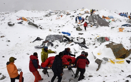Rúng động thế giới: Đường dây đầu độc 4.782 nhà leo núi Everest để dàn dựng cứu hộ giả, "kiếm chác" hơn 500 tỷ đồng