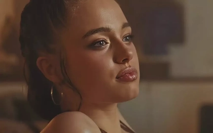 Không nhận ra con gái Angelina Jolie và Brad Pitt