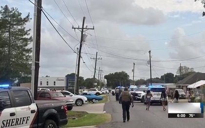 Xe lao vào đám đông ở Mỹ, hơn 20 người bị thương