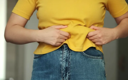 4 thói quen buổi sáng đơn giản giúp giảm mỡ bụng sau tuổi 50