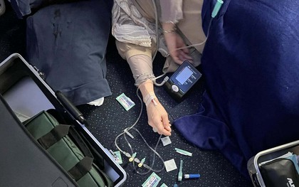 Bác sĩ Việt cứu hành khách nước ngoài ngất xỉu trên máy bay ở độ cao hơn 10.000m