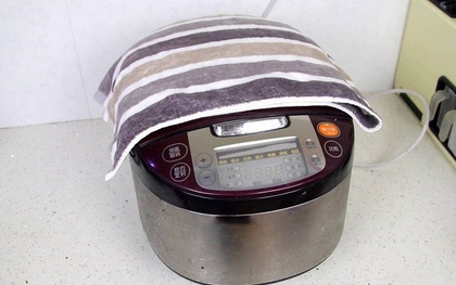 Nấu cơm 20 năm chưa chắc bạn đã biết: Mẹo giúp cơm mềm dẻo, nồi cơm điện "sống thọ"