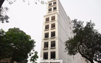 Tháo dỡ công trình khách sạn 9 tầng sát hồ Hoàn Kiếm