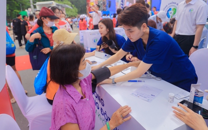 Long Châu, Bayer và OMRON hợp lực triển khai tầm soát rung nhĩ, phòng đột quỵ trên diện rộng