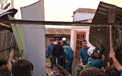 Mưa lớn kèm lốc xoáy, nhà dân bị tốc mái, cây xanh đổ hàng loạt ở Lâm Đồng