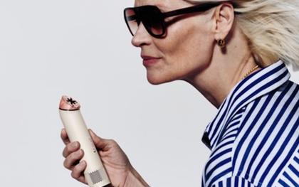 Dyson cũng đã bắt 'trend' quạt cầm tay: Tốc độ tới 65.000 vòng/phút, giá khoảng 2,6 triệu đồng