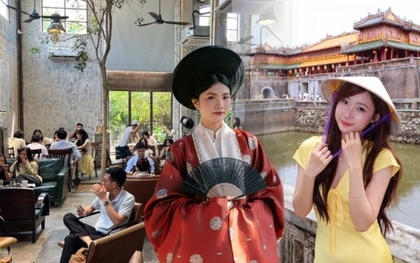 Huế ngày 1/5 mát mẻ: Đi 4 quán cà phê không còn chỗ chen, an ninh túc trực Hoàng thành vì khách đông