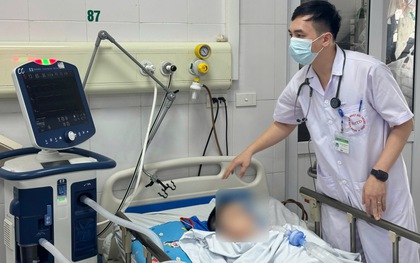 Từ vài nốt phỏng nước do thủy đậu, bé trai 6 tuổi nguy kịch