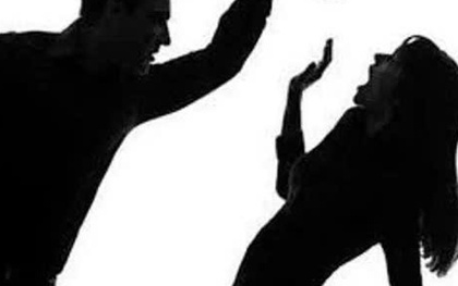 Người phụ nữ tử vong ở phòng ngủ với nhiều vết đâm, công an truy tìm chồng cũ