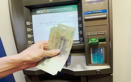 Vietcombank, BIDV, Techcombank,... sẽ thu phí chuyển khoản trong những trường hợp sau