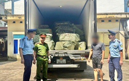 Phát hiện xe tải màu xám lạ, công an Việt Nam lập tức theo dõi giám sát