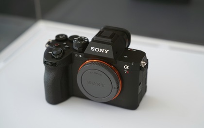 Máy ảnh cảm biến xếp chồng giá 114 triệu đồng của Sony có gì?