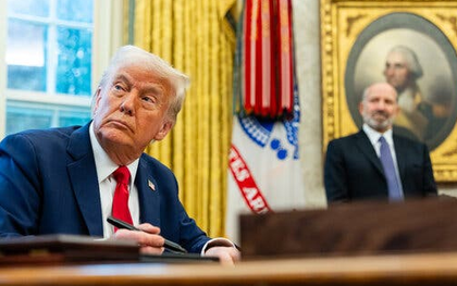 Phố Wall kinh ngạc trước lượng giao dịch chứng khoán từ tài khoản của ông Trump trong 3 tháng qua: ‘Con số thật điên rồ’