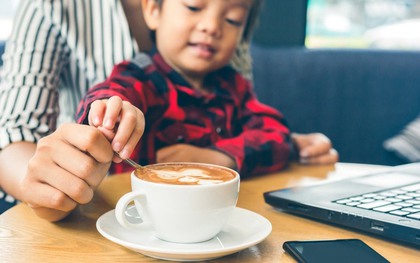 Vì sao trẻ em dưới 12 tuổi nên tuyệt đối tránh xa cà phê?