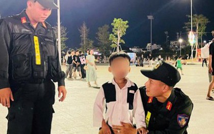 Cảnh sát cơ động hỗ trợ 2 bé trai đi lạc tìm lại người thân