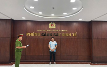 TP.HCM: Khởi tố ông chủ chuỗi K.W Sneaker, thu hơn 1.400 đôi giày giả nhãn hiệu Nike, Adidas, New Balance, Onitsuka Tiger gần 3,4 tỷ đồng