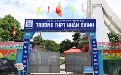 Trong lúc chờ trường mới hiện đại hàng trăm tỷ đồng, học sinh 2 trường THPT top đầu Hà Nội học ở đâu?
