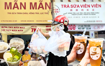 Trà sữa 7.000 đồng “đổ bộ” Hà Nội, trời nóng 40 độ khách vẫn xếp hàng mua