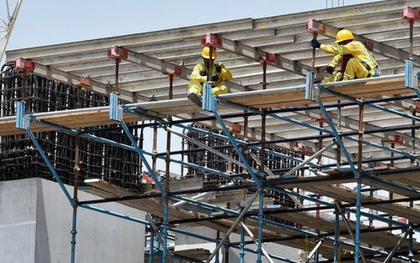 Quốc gia cấm người lao động làm việc ngoài trời giữa trưa để tránh nắng nóng