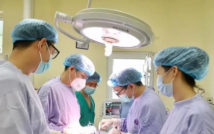 Cắt khối u phổi chiếm gần hết lồng ngực vì bỏ lỡ thời điểm vàng phát hiện bệnh