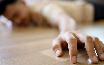 Người đàn ông 39 tuổi nguy kịch, bác sĩ chỉ thẳng 3 thói quen “cực độc” nhiều người đang lặp lại mỗi đêm