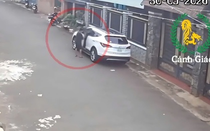 CLIP: Thót tim với bé trai 12 tuổi lái ô tô qua nhiều hẻm