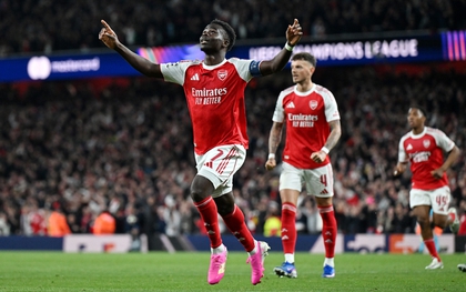 Arsenal vào chung kết Champions League sau 20 năm