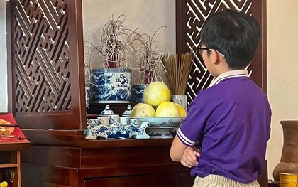 Hình ảnh đang khiến MXH cười nghiêng ngả: Mỗi mùa thi, không chỉ cha mẹ mà cả "các cụ" cũng phải "tăng ca" cổ vũ thế này đây!