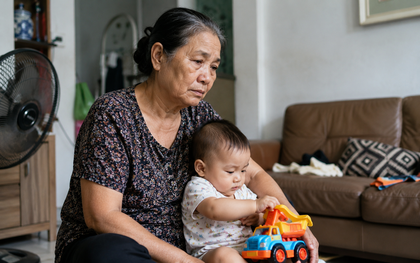 Bà ngoại than vãn: "Hối hận vì đã giúp con gái nuôi dạy cháu" - Lý do phía sau thật đau lòng