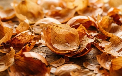 Thứ bạn hay bỏ đi này chính là "gia vị thần thánh" giúp nồi nước dùng trong veo và có màu hổ phách tuyệt đẹp