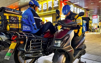 Shipper nhận án tù 3 năm vì giao bưu kiện chứa đầy tiền vàng mà không hề hay biết