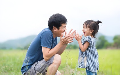 Giữa bố và mẹ, gen của ai quyết định trí thông minh và ngoại hình của con cái? - Câu trả lời từ khoa học di truyền!