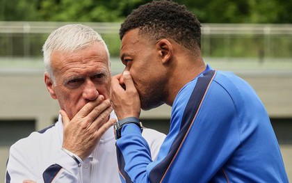 HLV Pháp nổi đóa: "Tôi chắc phải ngu ngốc lắm mới xếp Mbappe đá tiền đạo cắm!"