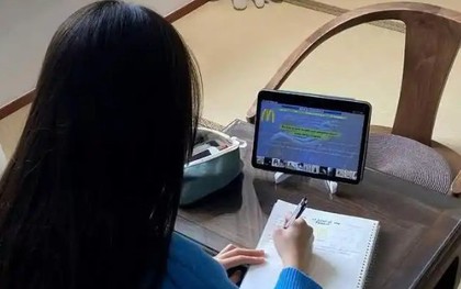 Nữ thủ khoa "bi kịch nhất": Thi đại học điểm cao nhất tỉnh nhưng bị các trường top đầu từ chối, đổi đời nhờ một lời mời đặc biệt