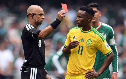 Mổ xẻ 3 tấm thẻ đỏ trận Mexico vs Nam Phi: Trọng tài có đúng?