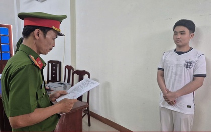 Tạm giữ hình sự nhân viên Thế Giới Di Động Trần Bá Trường SN 2001