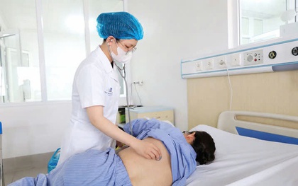 Người đàn ông U70 nhịn ăn kéo dài và uống nước kiềm để chữa ung thư, kết quả xuất hiện ngay sau 2 ngày