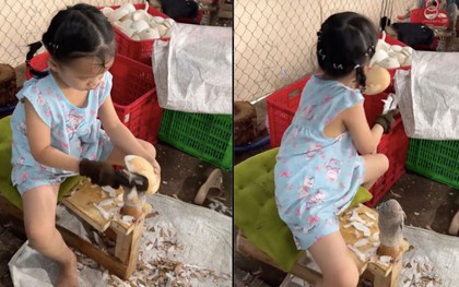 Em bé thoăn thoắt gọt dừa, dân mạng khen "ai bảo khối nghỉ hè chỉ toàn báo thủ"