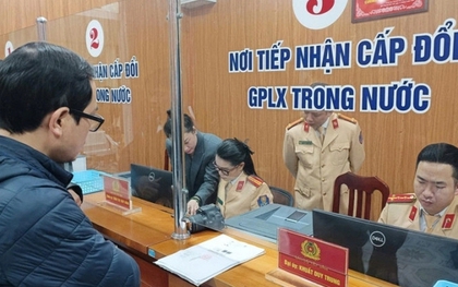 Bộ Công an vừa có đề xuất quan trọng liên quan đến bằng lái xe bản cứng của người dân
