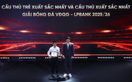 Quang Hải hay nhất V.League 2025/26