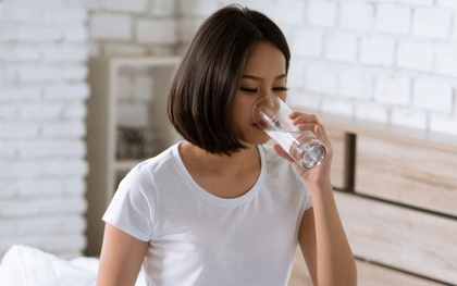 Lời khuyên dành cho những người sáng nào cũng uống 1 ly nước