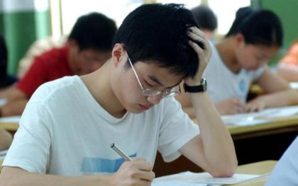 Nam sinh tưởng trượt ĐH vì môn Toán điểm cực thấp, nào ngờ hiệu trưởng xem bài thi lập tức đặc cách tuyển thẳng: "Em đã được nhận!"