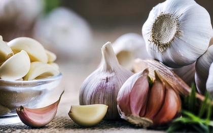 Người phụ nữ ăn tỏi sống mỗi ngày để "ngừa ung thư", sau 6 tháng nhận tin bất ngờ